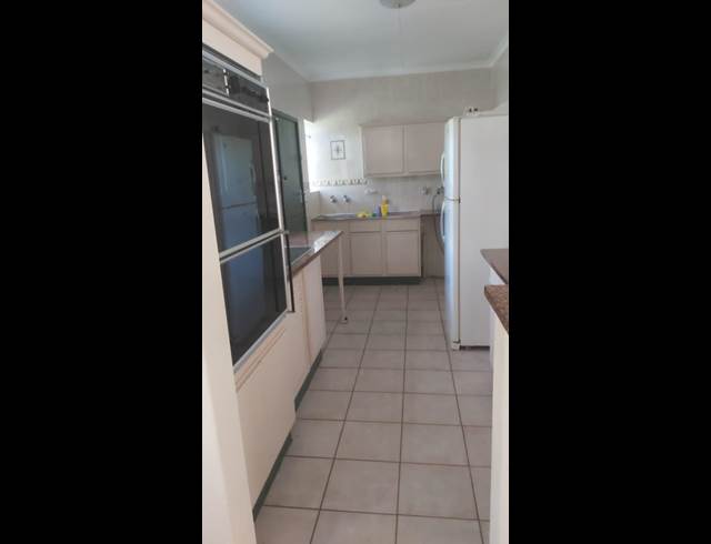 4 bed property to rent in MONDEOR