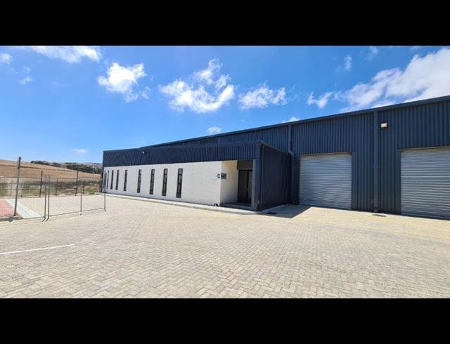 1,567M² WAREHOUSE TO LET IN ATLANTIC HILLS