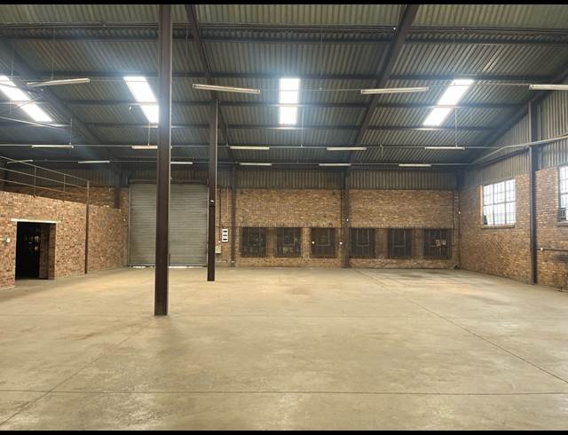 950M² WAREHOUSE TO LET IN AMALGAM