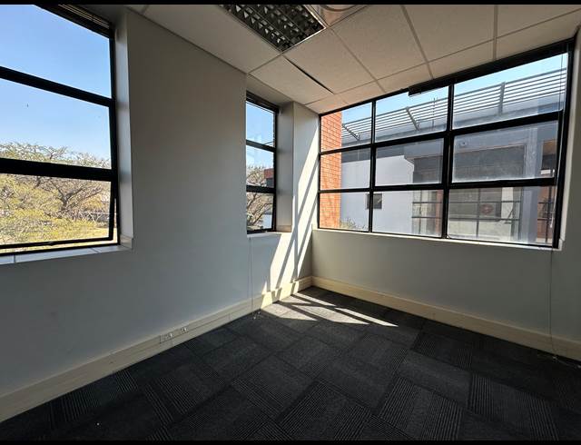 93.50M² OFFICE TO LET IN HIGHVELD TECHNOPARK
