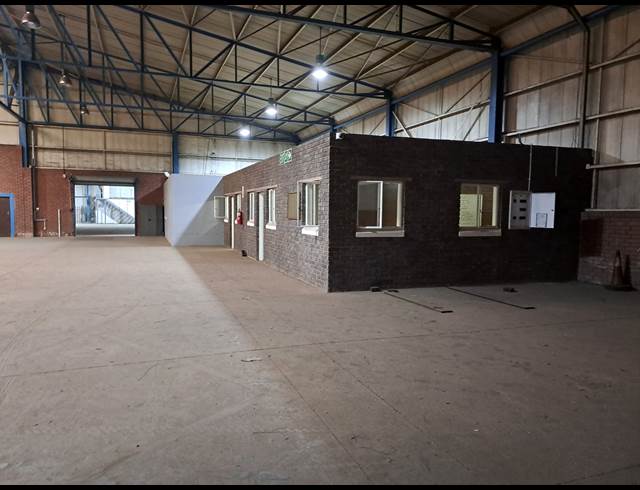 2,280M² WAREHOUSE TO LET IN POMONA