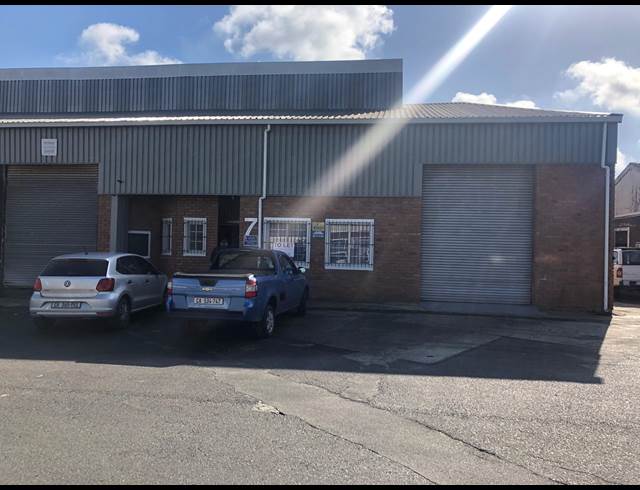 195M² MINI FACTORY RENTED IN EPPING INDUSTRIAL