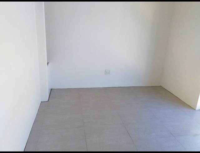 2 bed property to rent in WOODSTOCK