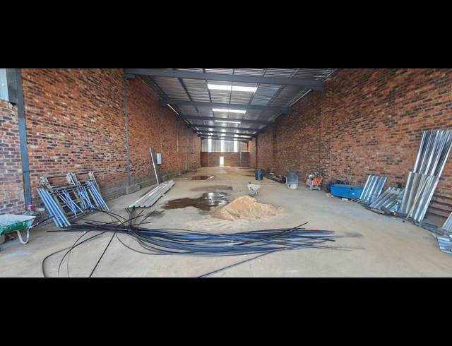 400M² WAREHOUSE TO LET IN POMONA