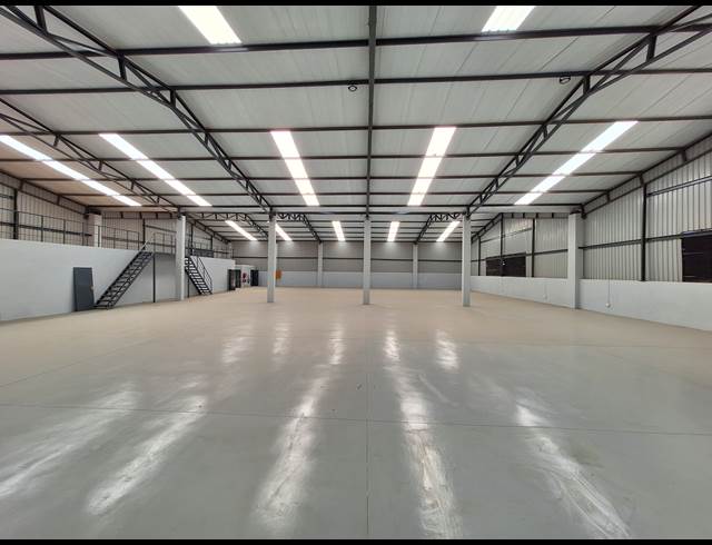 1,094M² WAREHOUSE TO LET IN COSMO BUSINESS PARK