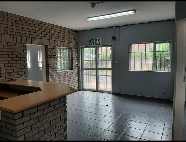 1,538M² FACTORY TO LET IN WESTMEAD