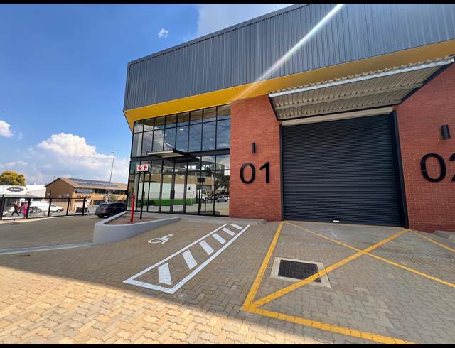 411M² WAREHOUSE TO LET IN STRIJDOMPARK