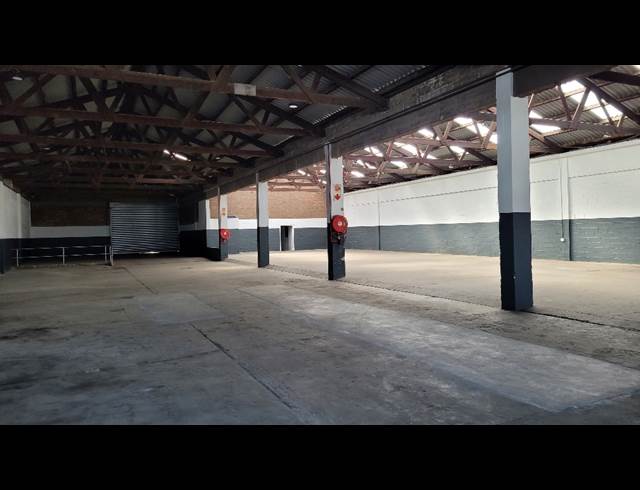 1,025M² WAREHOUSE TO LET IN EPPING INDUSTRIAL