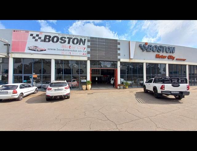 2,300M² SHOWROOM TO LET IN ANDERBOLT