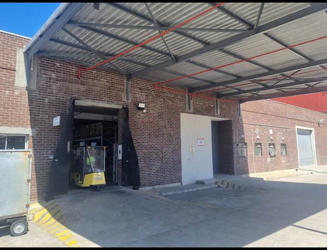 3,179M² WAREHOUSE TO LET IN RETREAT