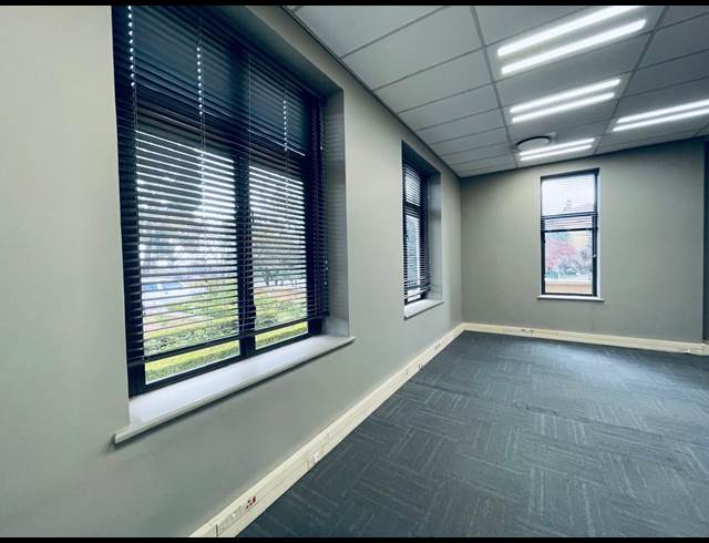 508M² OFFICE TO LET IN MAGALIESSIG