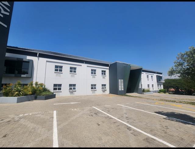 586M² OFFICE TO LET IN VORNA VALLEY
