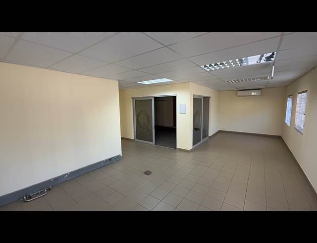 1,710M² WAREHOUSE TO LET IN DRIEHOEK