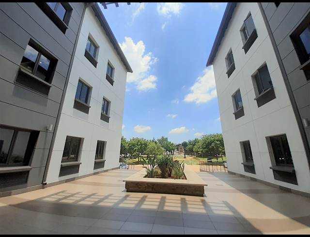 337M² OFFICE TO LET IN DIE HOEWES