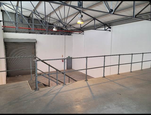 322M² WAREHOUSE TO LET IN AIRPORT INDUSTRIA