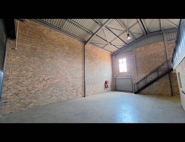 188M² WAREHOUSE TO LET IN HONEYDEW