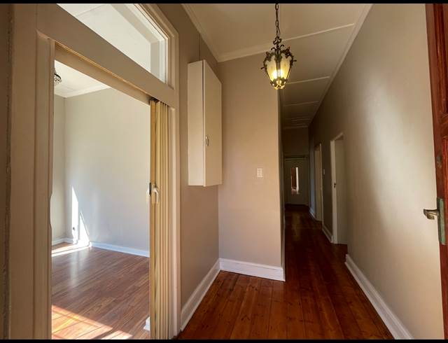 220M² BUILDING TO LET IN SEA POINT