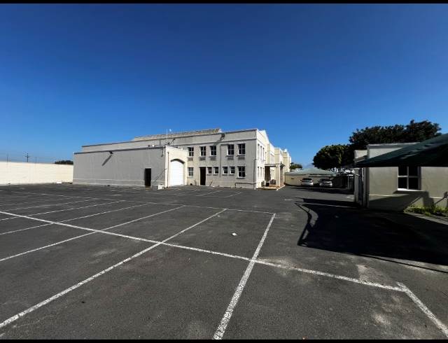 752M² WAREHOUSE TO LET IN AIRPORT INDUSTRIA