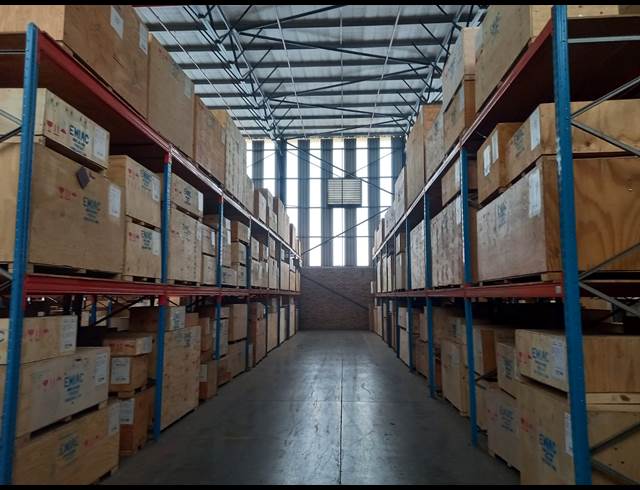 2,501M² WAREHOUSE TO LET IN POMONA