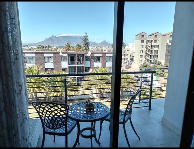 2 BEDROOM APARTMENT TO LET IN WAVES EDGE