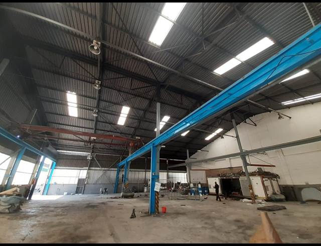 950M² WAREHOUSE TO LET IN EASTLEIGH