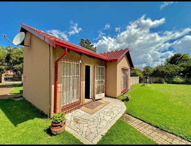 2 BEDROOM HOUSE TO LET IN BIRCHLEIGH NORTH