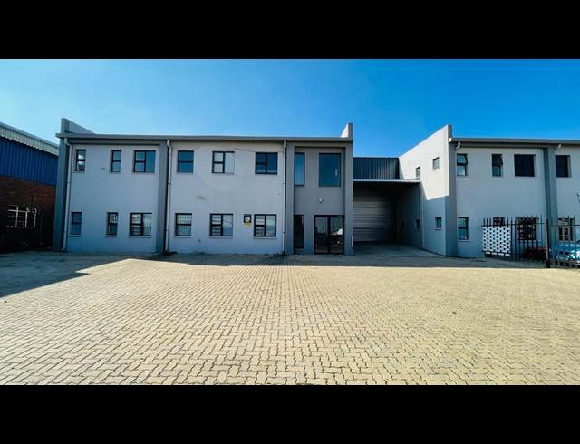 1,150M² WAREHOUSE TO LET IN LEA GLEN