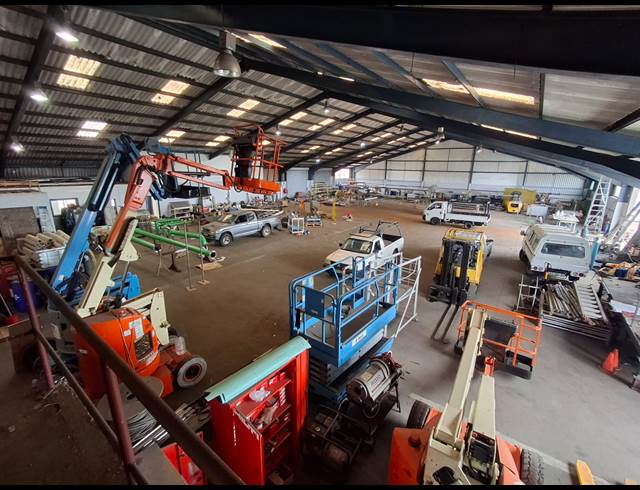 1,800M² WAREHOUSE TO LET IN WOODBROOK