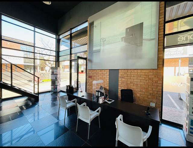 320M² RETAIL TO LET IN FOURWAYS
