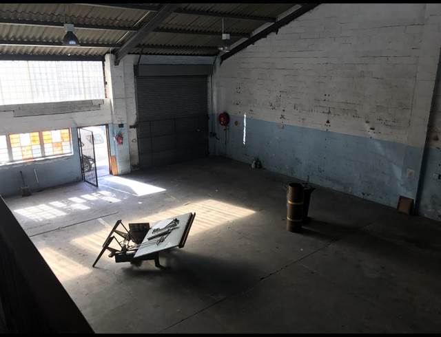 263M² WAREHOUSE RENTED IN ATHLONE INDUSTRIAL