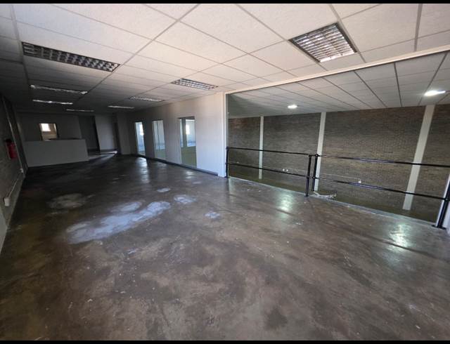 550M² WAREHOUSE TO LET IN STORMILL