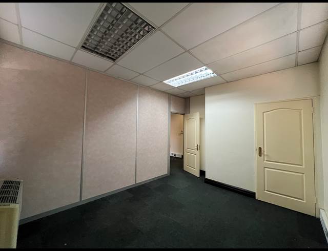 150M² OFFICE TO LET IN HIGHVELD