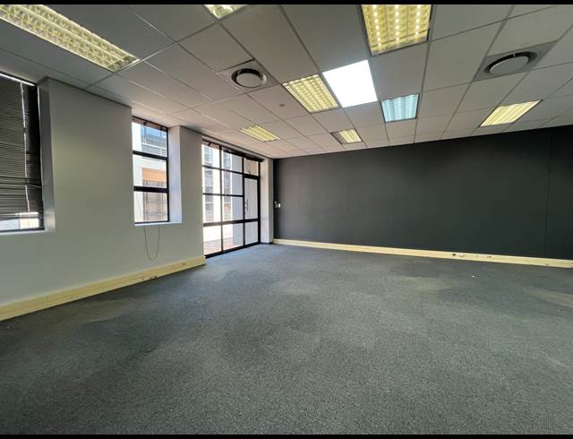155M² OFFICE TO LET IN HIGHVELD