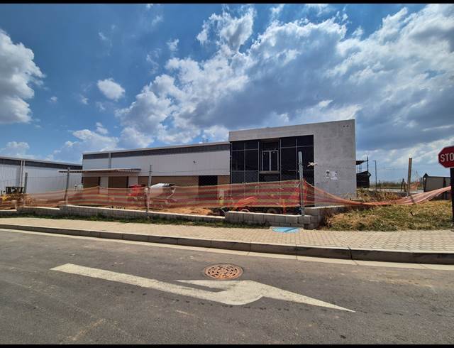 3,107M² WAREHOUSE TO LET IN AIRPORT PARK