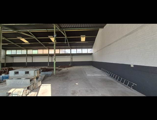 450M² WAREHOUSE TO LET IN ANDERBOLT