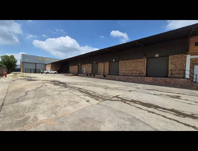 2,382M² WAREHOUSE TO LET IN ANDERBOLT