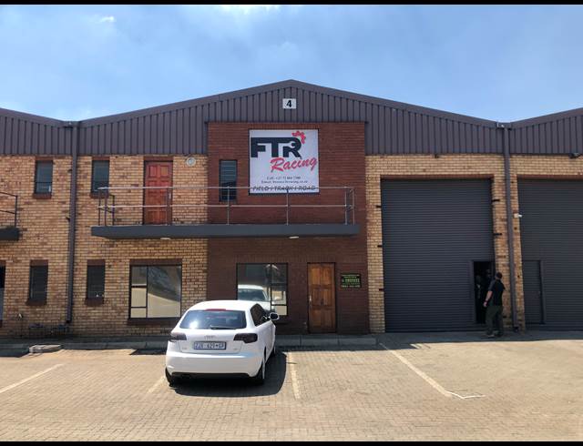 328M² WAREHOUSE TO LET IN BARTLETT