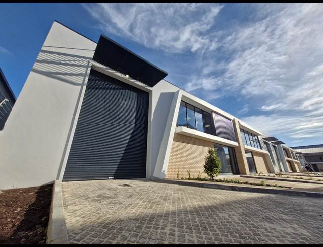 427M² WAREHOUSE TO LET IN STIKLAND INDUSTRIAL