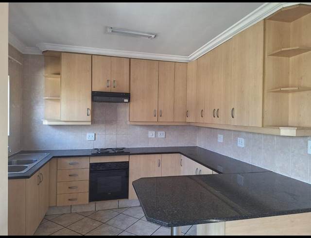 2 BEDROOM PROPERTY TO RENT IN SONNEVELD