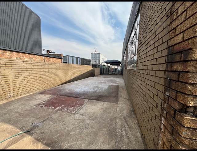 440M² WAREHOUSE TO LET IN WADEVILLE