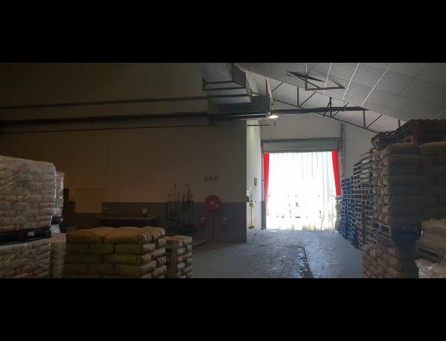 1,055M² WAREHOUSE TO LET IN ATLAS GARDENS