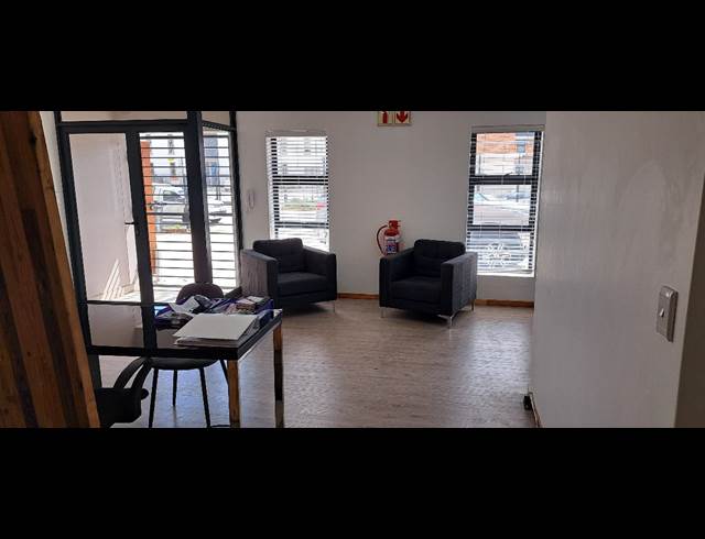 318M² WAREHOUSE TO LET IN FISANTEKRAAL