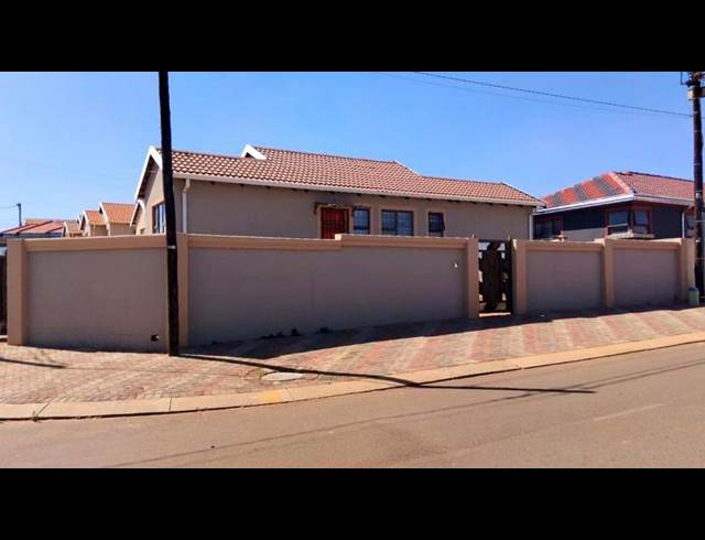 3 BEDROOM PROPERTY TO RENT IN KAGISO