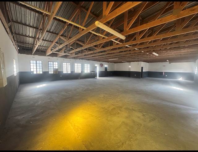 242M² WAREHOUSE TO LET IN WYNBERG