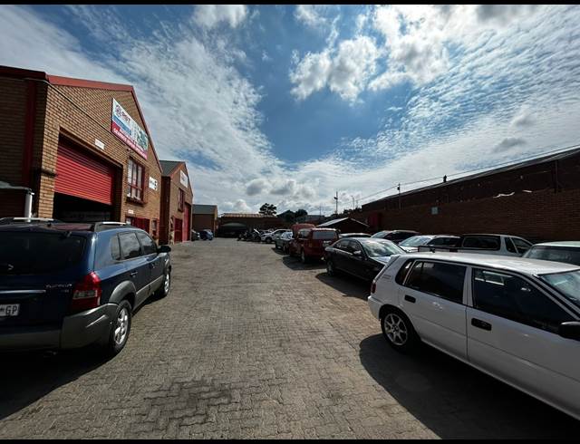 306M² WAREHOUSE TO LET IN KEW
