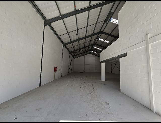 515M² WAREHOUSE TO LET IN KILLARNEY GARDENS