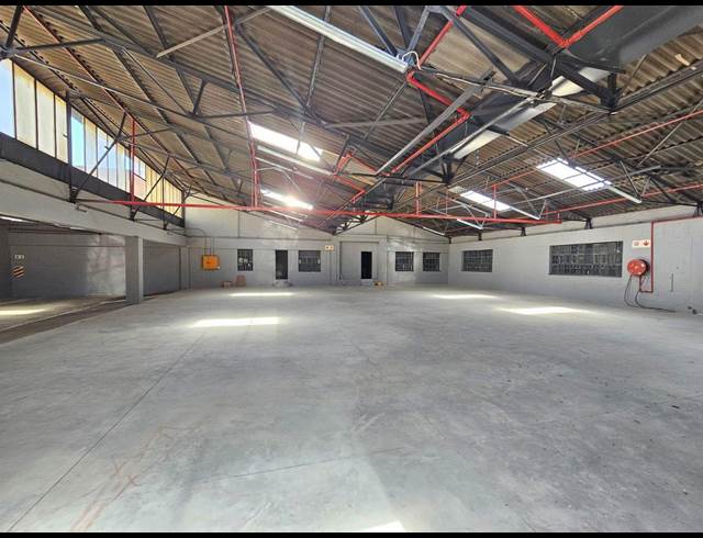742M² WAREHOUSE TO LET IN BENROSE