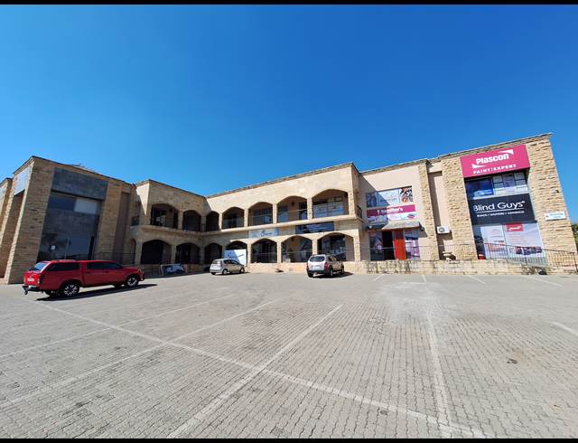 2,618M² RETAIL TO LET IN FERNDALE