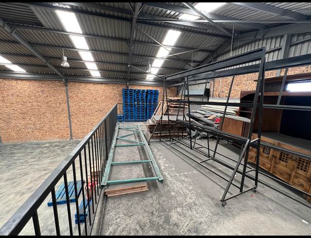 347M² WAREHOUSE TO LET IN STRIJDOMPARK