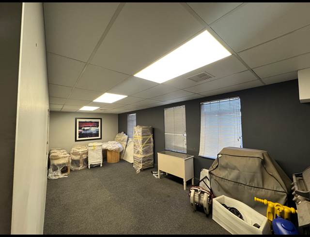952M² OFFICE TO LET IN WYNBERG